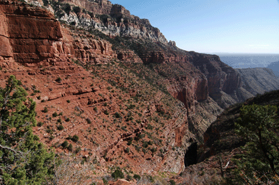 Hiking toward Tilted Mesa along the Nankoweap Trail