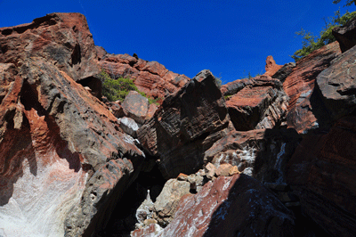 Ascending the boulder-choked drainage to the Nankoweap Saddle