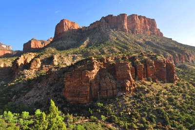 Looking north toward Chiavria Point. An ancestral puebloan ruin is located at the base of the Tapeats formation.