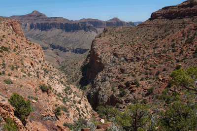 Looking southwest into Vishnu Canyon fromt the Redwall saddle. A route through the fault just below and to the right begins the descent into Vishnu Canyon