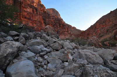 Boulder-strewn ascent route to Surprise Valley