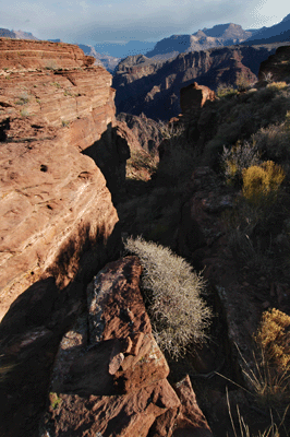 The descent route into Piano Alley